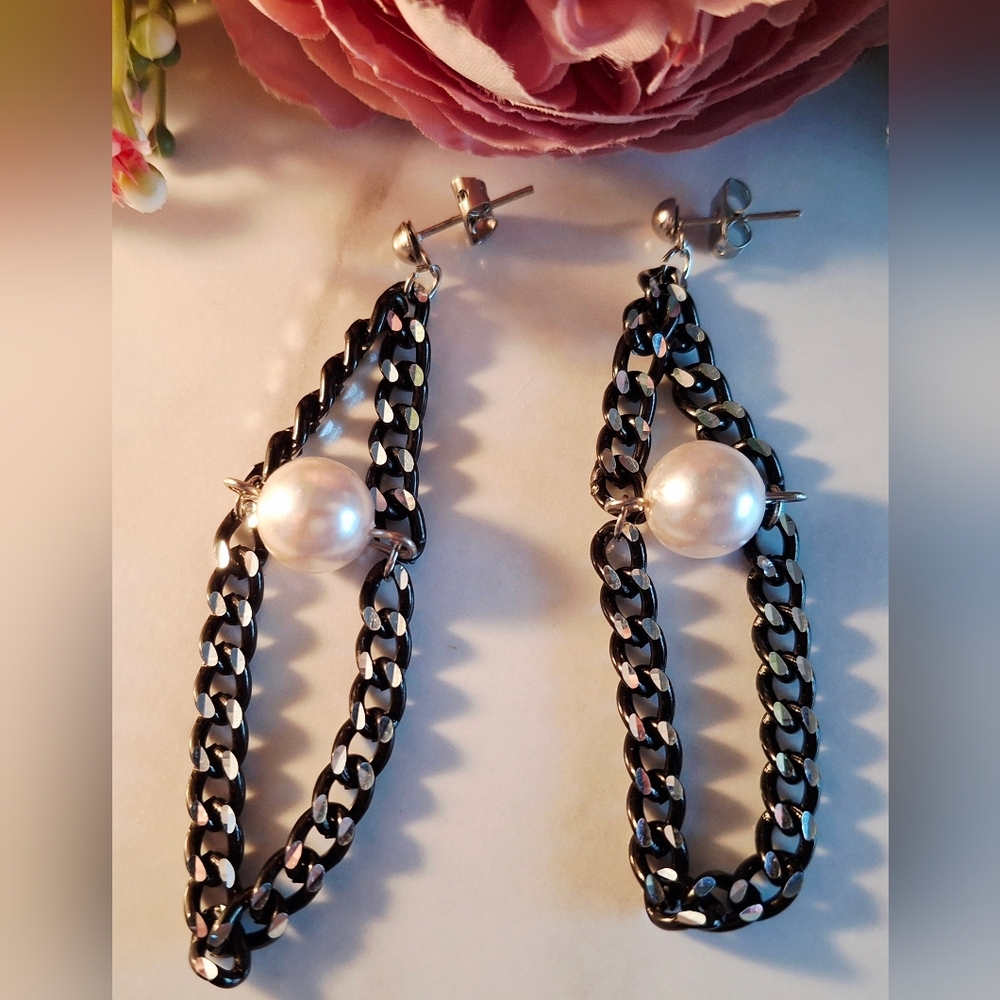 Vintage 80s ✨️⛓️Pearls & Chains Dangle Earrings